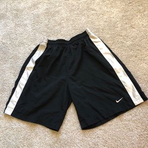 Nike Mens Black Basketball Shorts, Size L (14-16)